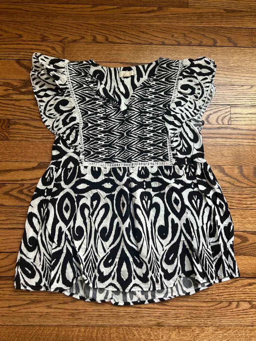 entro Black and White Zebra Print Blouse